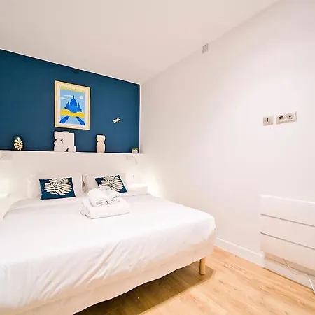 Exceptionnel A Montmartre Apartment Paris